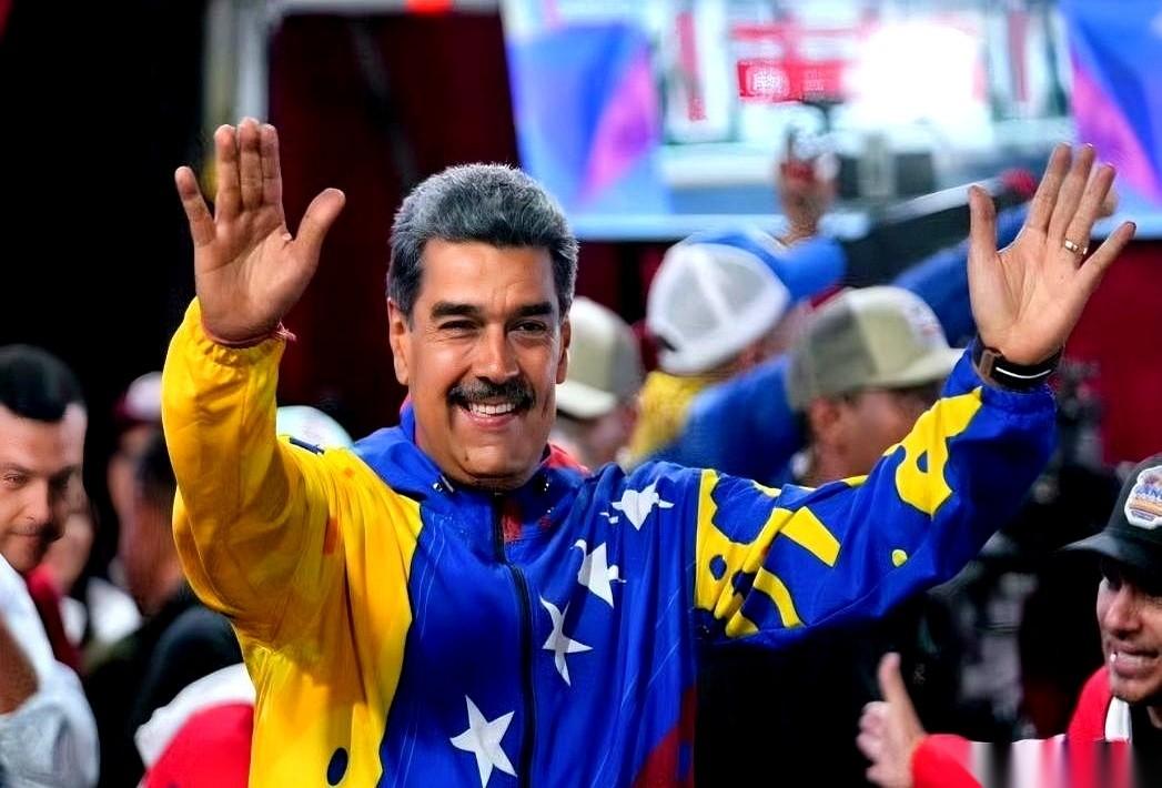 我跟你说，这事儿最有意思的，根本不是美国抓了谁。而是他那帮欧洲的铁哥们儿，一个