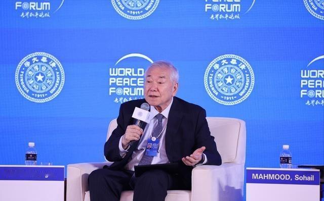 一位韩国学者在中国待了半年后，回到韩国竟然说了这么一句话：“韩国人太不了解中国人