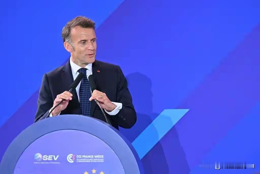 马克龙开始学特朗普大嘴巴越来越敢说了，他说“中美俄反欧”，事实上恰恰相反是欧洲跟