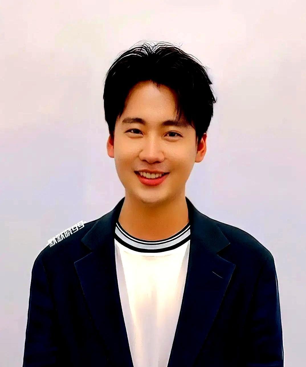 阎鹤祥后台给郭麒麟挖坑，指着于谦问：你喊他啥？我告诉你，这个问题郭德纲来了都得愣