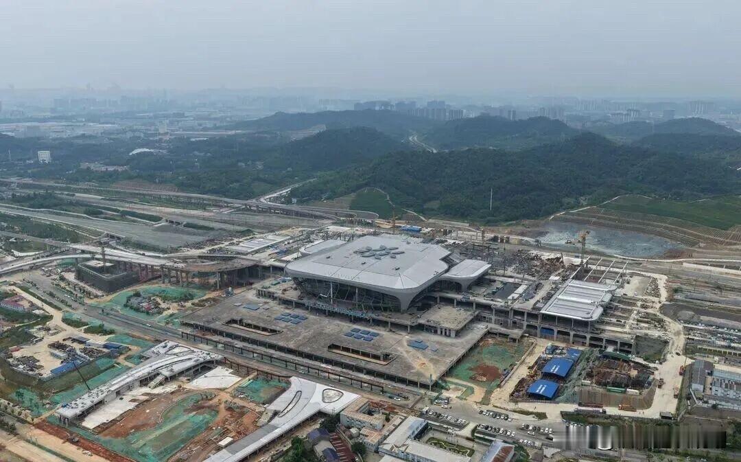 进度曝光！长沙高铁西站主体完成70%，2027年底全面建成投运最近长沙高铁西站