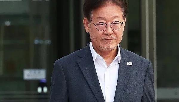 重磅冲突！国民力量党集体缺席，韩国总统李在明预算演讲遭抵制？韩国内斗无关民生，所