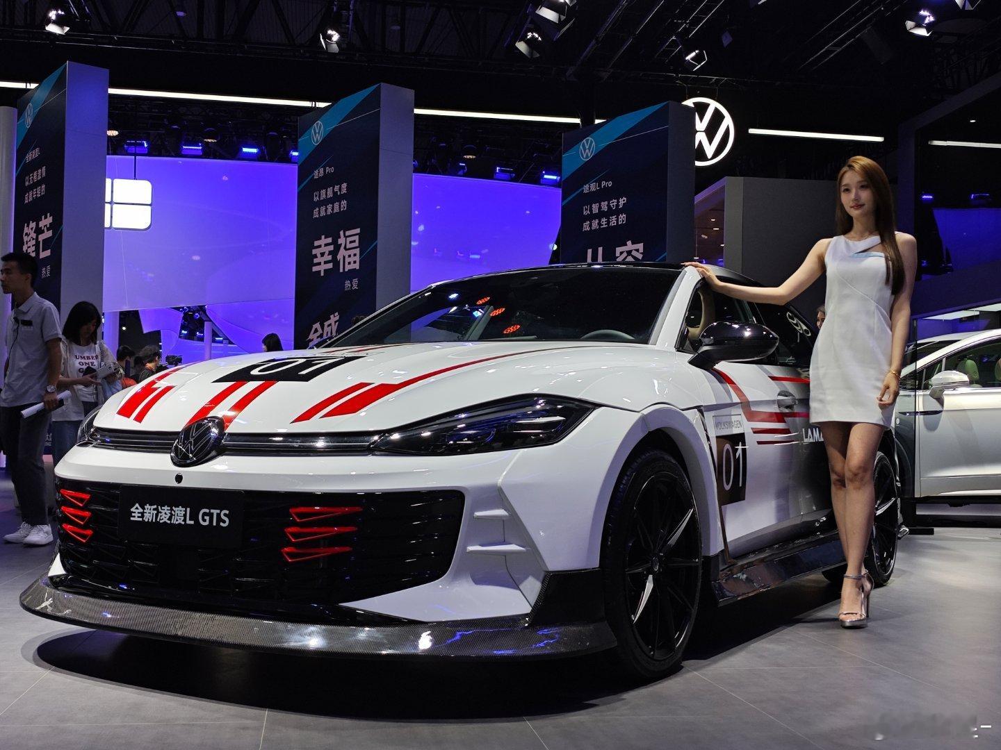 凌渡L的赛化版本，真好看啊[doge][doge]2025成都车展​​​