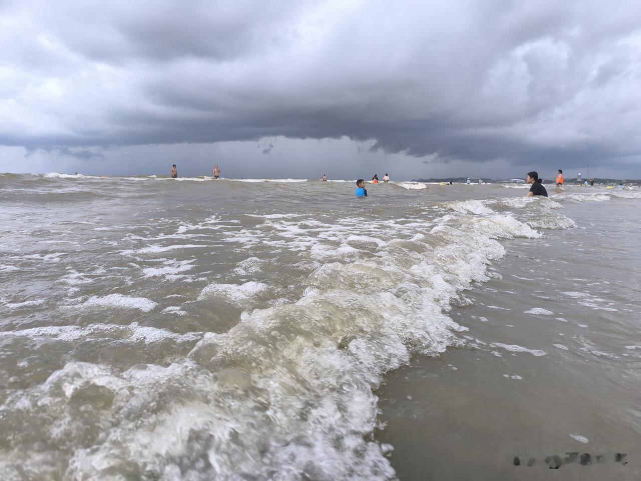 同样都是广西的沿海城市，为什么看到这么多人去北海和防城港，但钦州却很少听说呢？