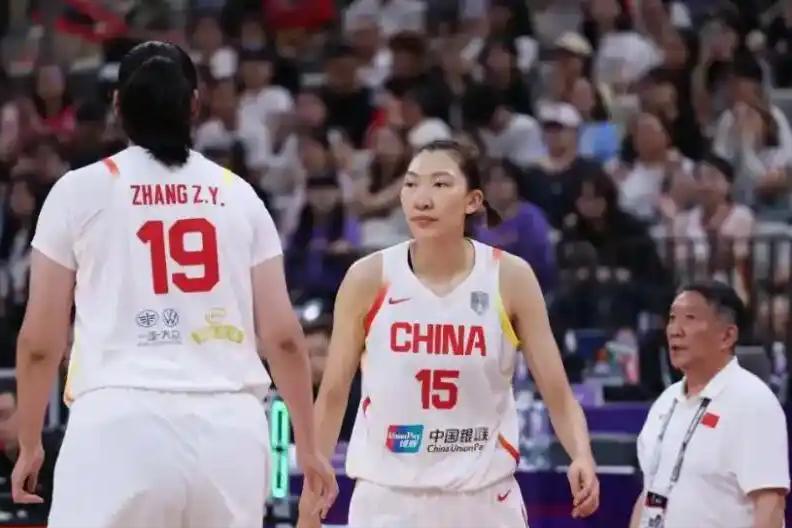 所有人都知道，日本女篮的三大法宝：1、跑轰，通过快速攻防转换，制造防守漏洞，