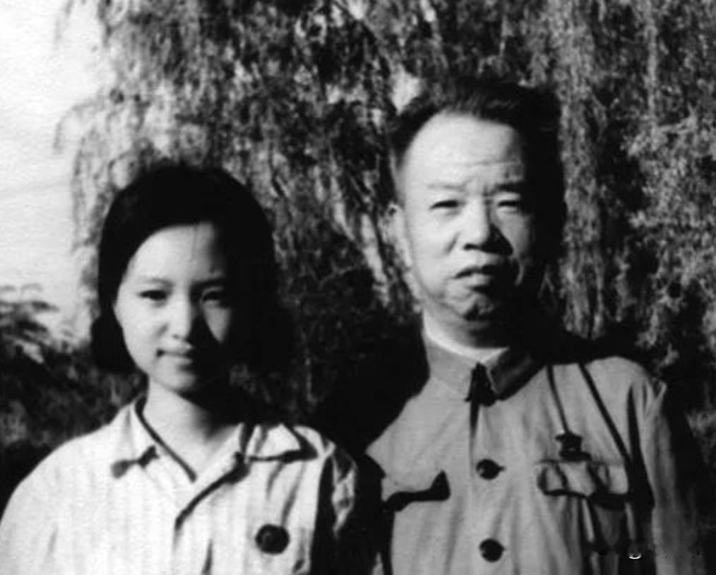 1971年，北京还处在寒冬里。王树声的小女儿王宇红在部队当通讯兵，年前就跟家里说