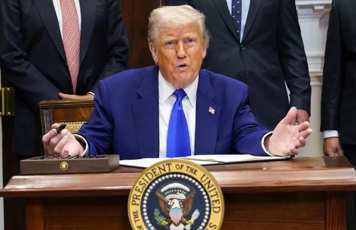 5万亿美元！美国彻底被打穷了，特朗普开始为撤兵创造条件，向阿拉伯国家索赔“战争赔