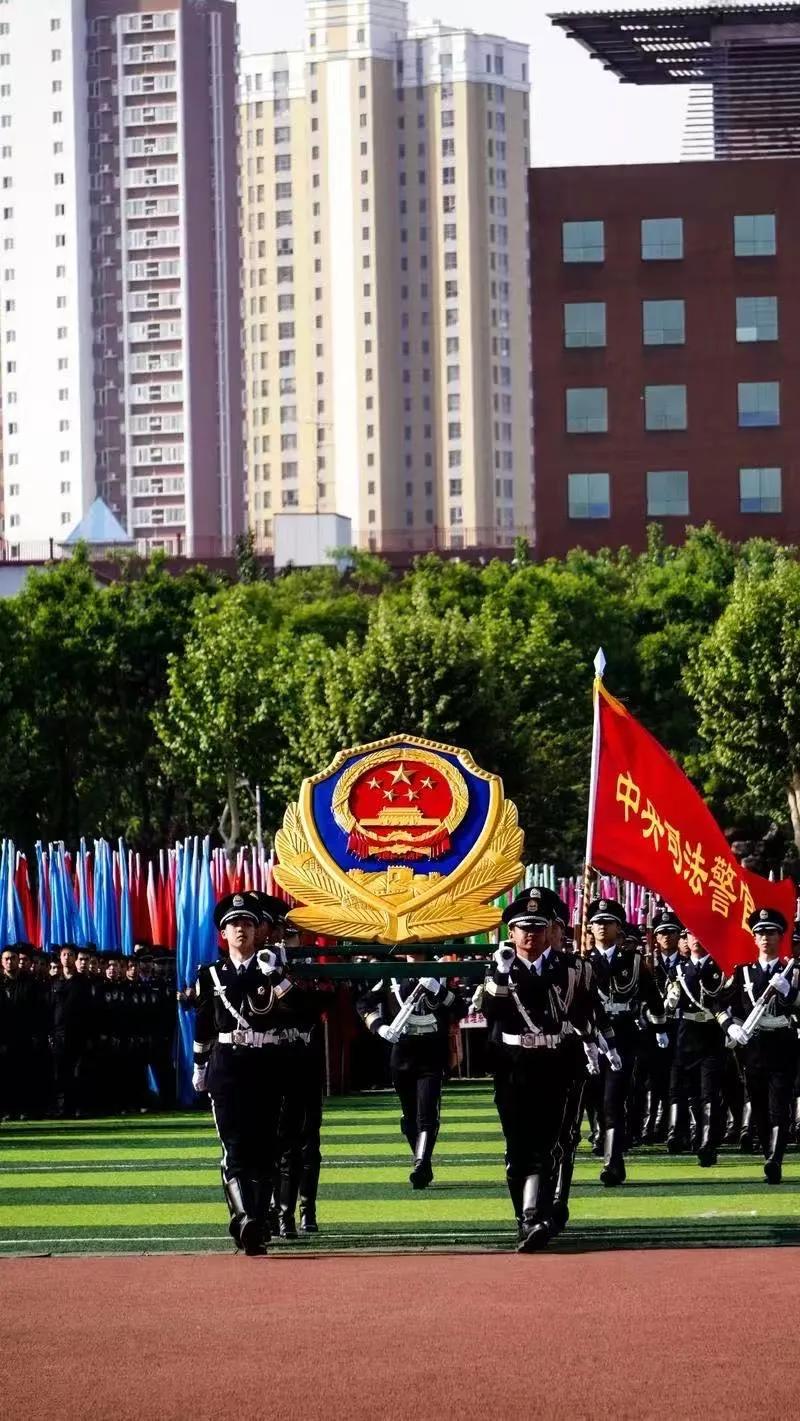 1大学入党必须当班长和团支书吗？要不要跟辅导员搞好关系？今天我就把大学入党的5个