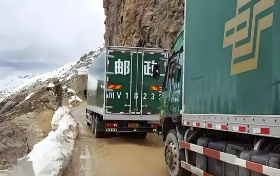 中国邮政真是个神奇的企业！1998年邮电分家后，邮政第一年就亏了179亿，成了全