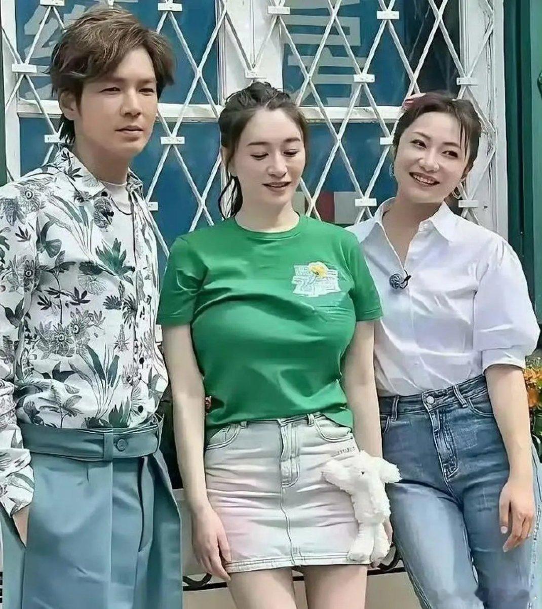 李小冉早期无修图，这颜值身材怪不得富豪苦追十年