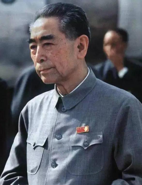 1974年，毛主席发出一条手令，周总理却私自扣下，放抽屉里锁了起来。周总理去世后