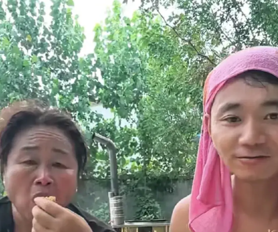 厉怀远能直播卖货，解清帅为什么那么多人反对？厉怀远和解清帅都是寻亲回归的孩子