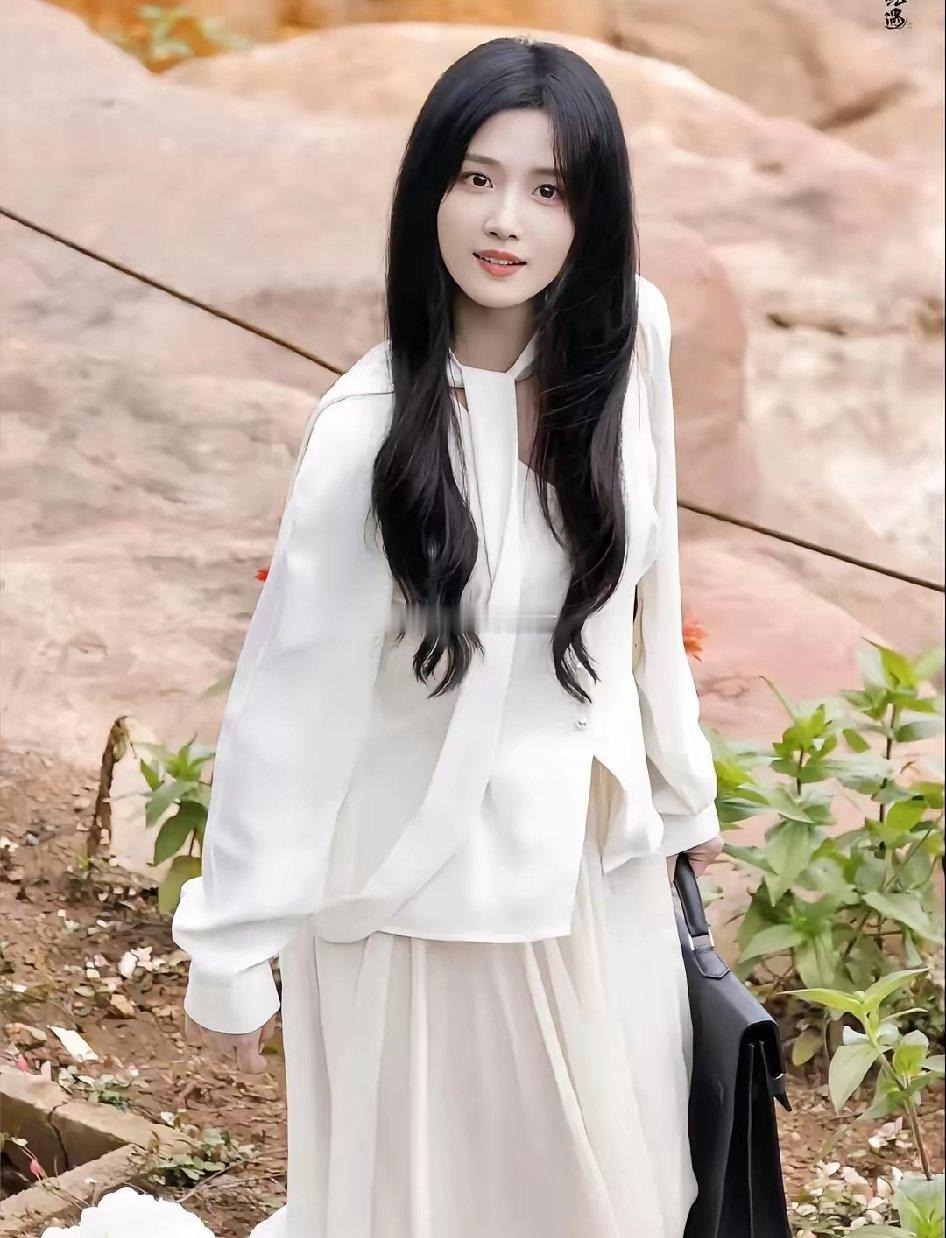 终于知道了导演们为什么都爱找卢昱晓演戏不是因为她颜值多惊艳，也不是科班专业生出身