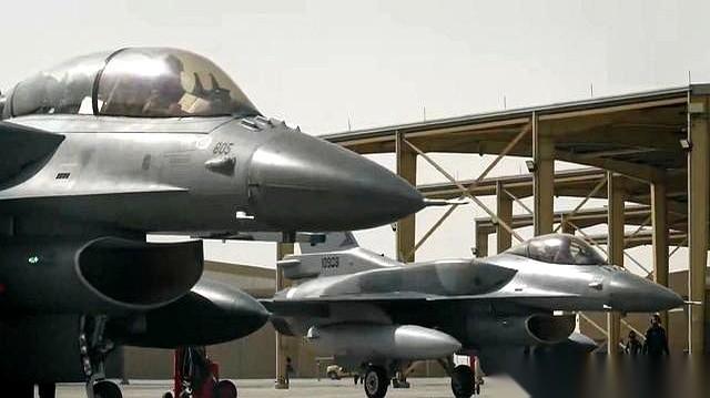 沙特给巴基斯坦打了一笔钱，50亿美金。几乎是同一时间，巴基斯坦的运输机，发动机