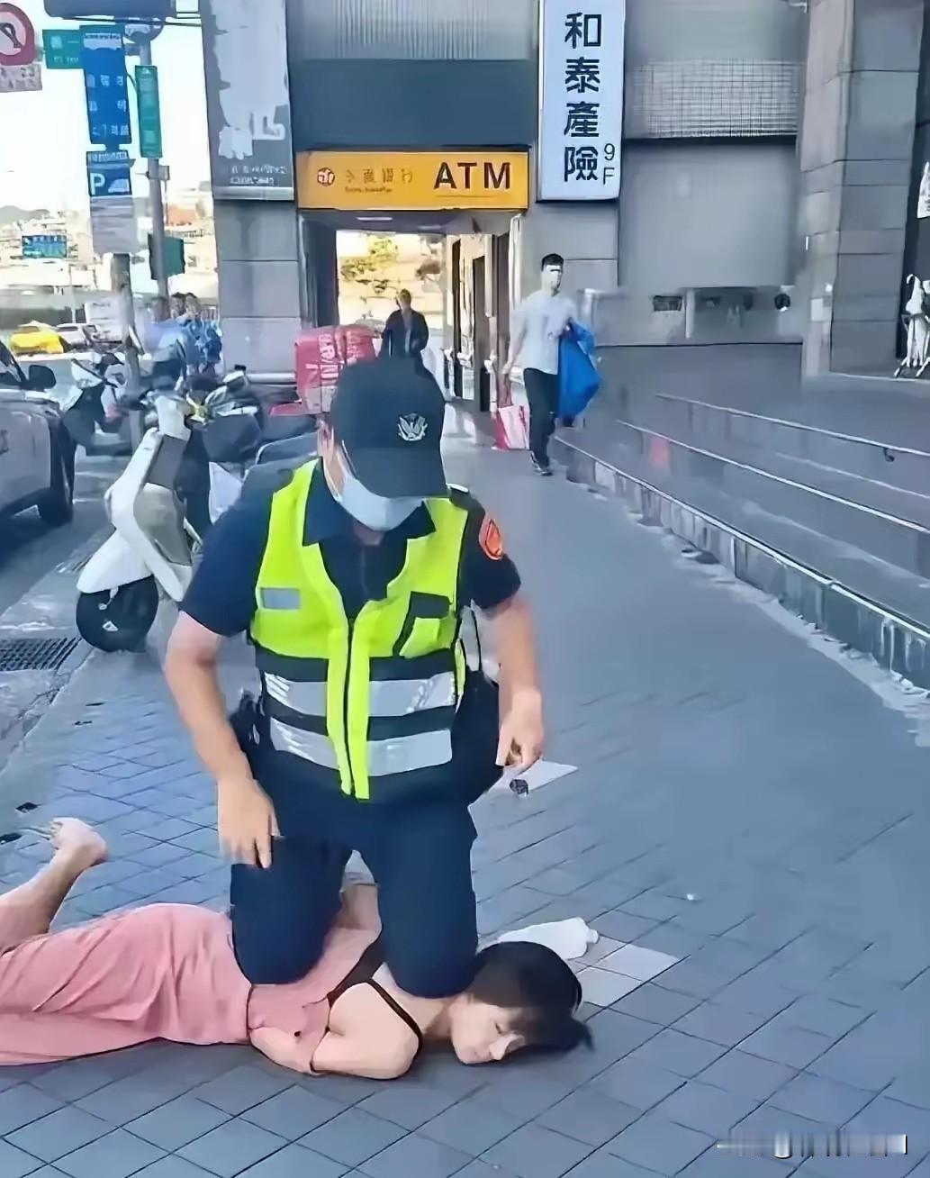 大吃一惊！简直不堪入目，怎么可能会发生这样的事情？仔细一看，有“和泰产险”四个