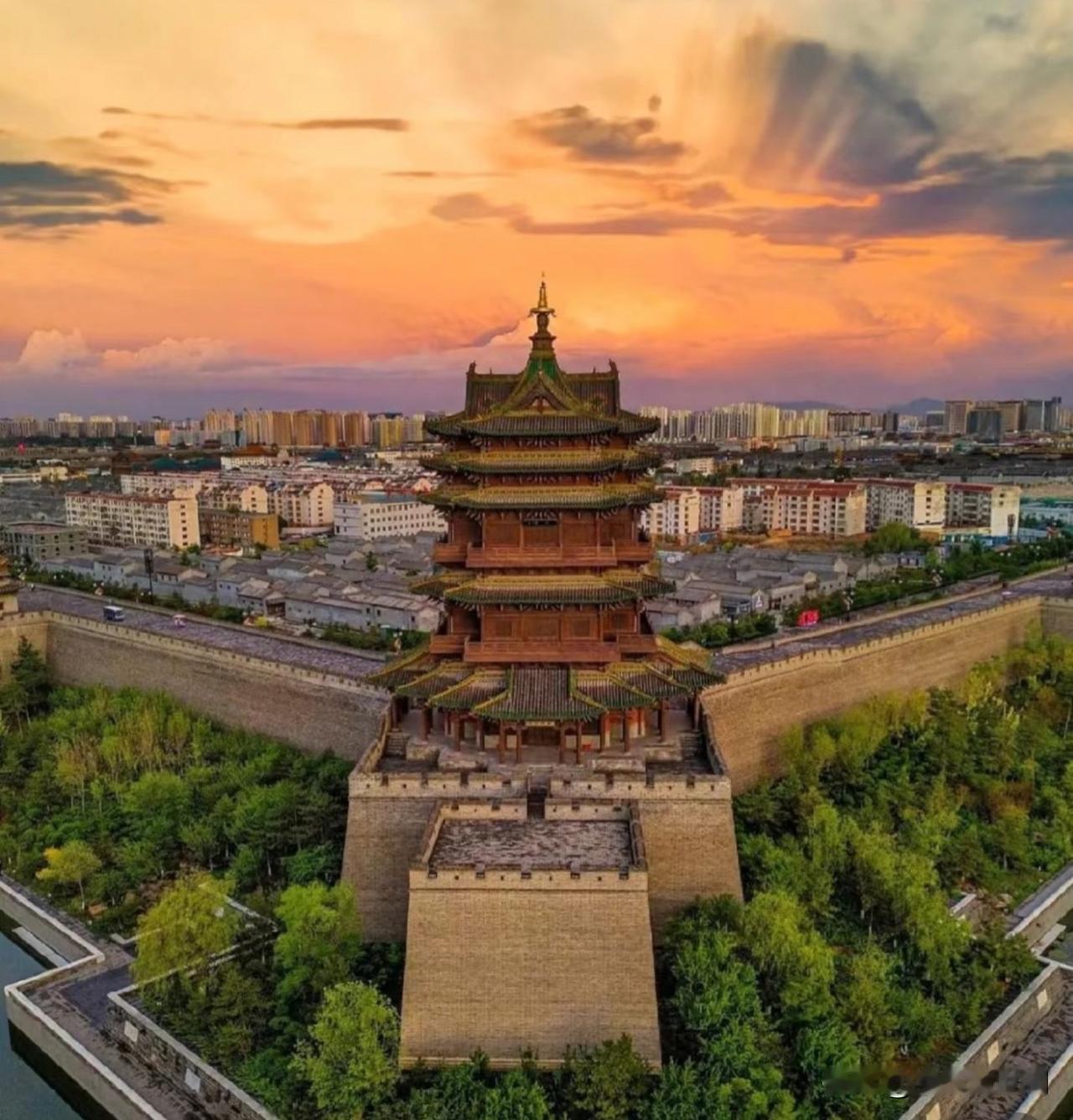 继暑期人流火爆之后，国庆节的大同再次迎来很多游客。大同文旅也是超级给力！大同这