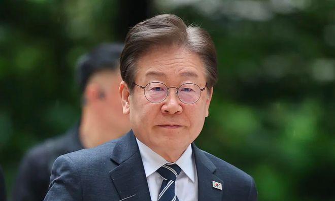 今天再次预测韩国总统李在明的归宿，那还是韩国的老板本，推翻前总统——上任——被在