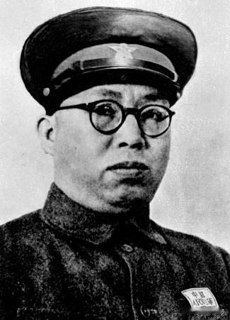 想要读懂罗荣桓为何反应如此激烈，就要明白，政委制度对人民军队意味着什么。1927