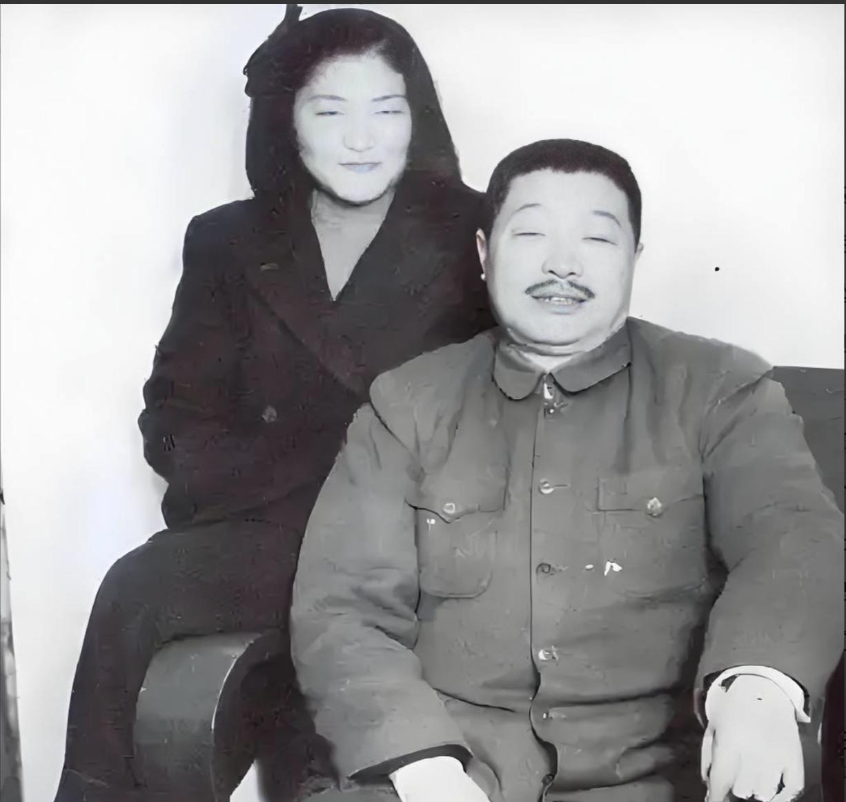 1945年，贺龙的老部下瞿玉屏把女儿叫来，对她说了一个秘密，“女儿啊，我不是你的