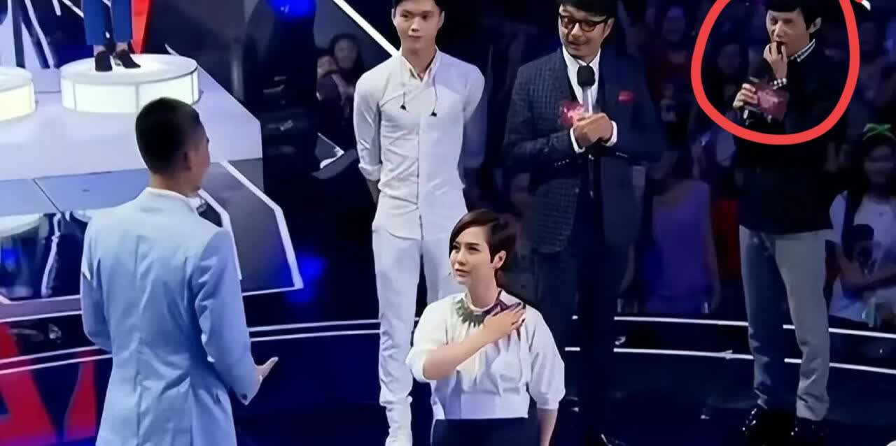 欧豪现在最害怕见到的人就是海清了吧本来凭借封大脚一角爆火，结果被反复贴脸