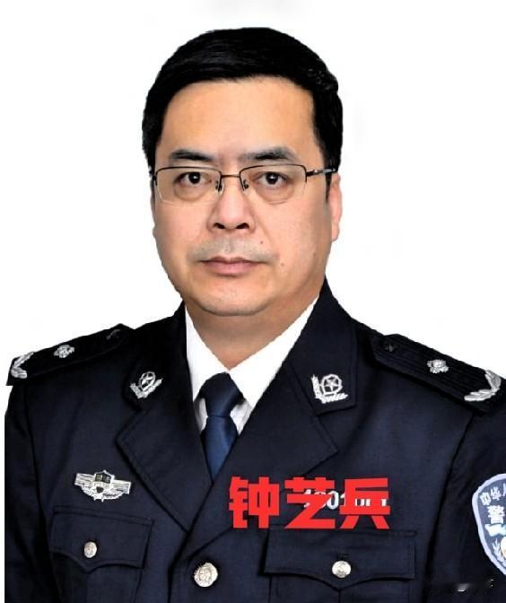 钟艺兵：三权合一执掌湖南监狱8年，退休21天即被查2026年4月29日，中