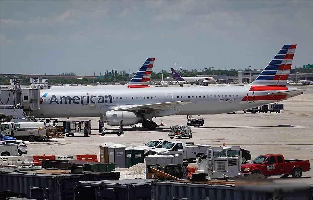 政府停摆39天酿大祸！美国将受毁灭性打击！特朗普还站的起来么？今天是2025