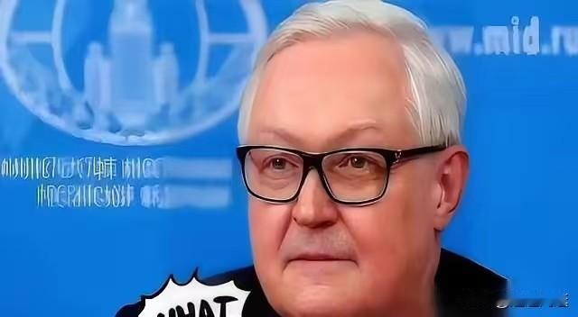 俄罗斯走了一步让所有人都没想到的棋。它没有靠大规模军事演习施压，也没放强硬狠话，