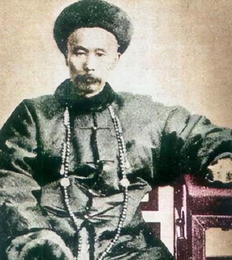 你以为的林则徐被贬新疆：风餐露宿，风吹日晒。那你就错了，那不是林则徐，那是林冲。