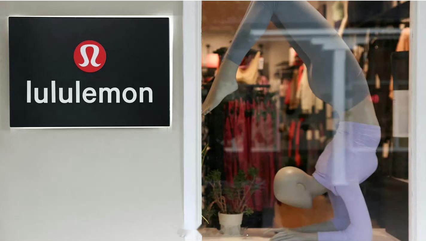 Lululemon新款瑜伽裤太透明被下架实话说，瑜伽裤的火热一方面方便运动，还有