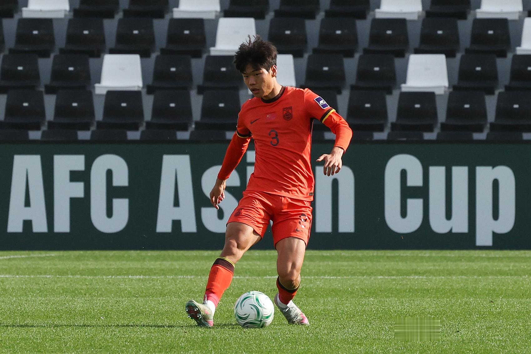 媒体人: 关于贺一然的未来, 现在看最接近的是山东泰山