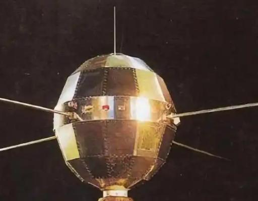 为什么东方红一号至今都没有坠入大气层？很简单，因为当初把东方红一号发射出去的时候