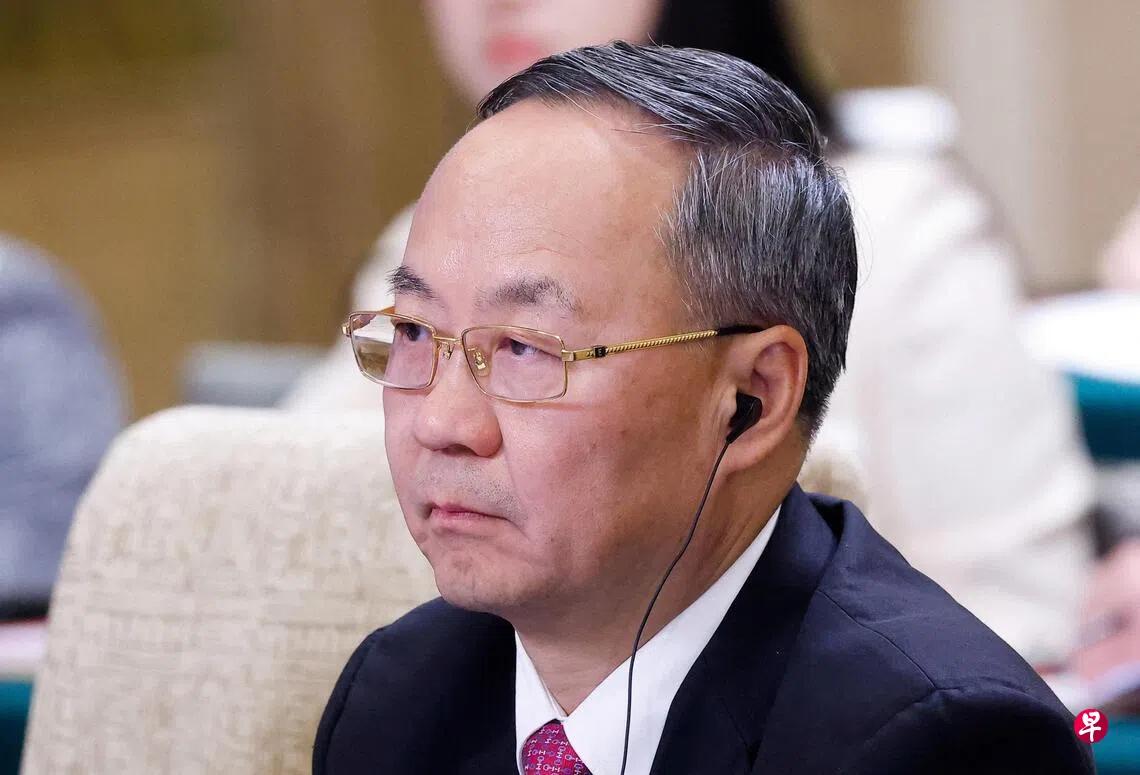 联合早报今天报道：“中国首名‘70后’正部级官员李云泽，今年4月突然被政府官网从