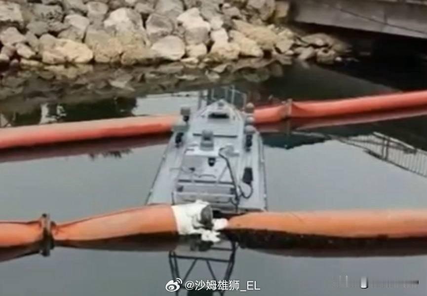 当地时间6月5日总共有4艘乌克兰“海宝宝”遥控自爆艇在罗马尼亚唐斯坦察港附近爆炸