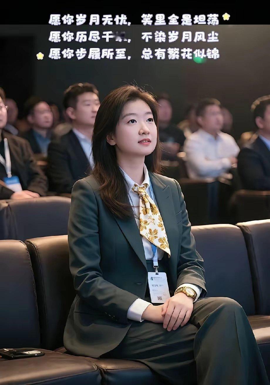 退役后的莎莎就应该是这样子的好像看到孙颖莎为人母后的样子！正气浩然！岁月静好！我