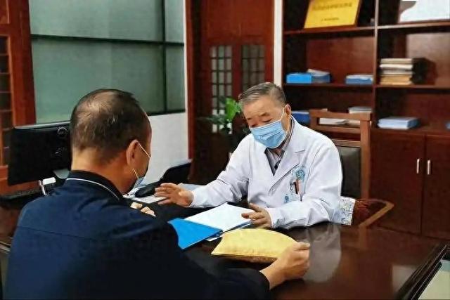 医生发现: 胰腺癌初期不是口渴多尿, 而是悄悄出现这3个小信号