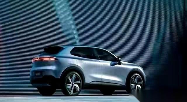 我跟你讲，现在卖车都快卷疯了。11万9，你敢信？直接给你全系宁德时代电池，高