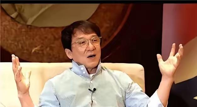 成龙大哥这话真是说到人心坎里了！他说当年不少人移民离开，现在都后悔得肠子都青了—