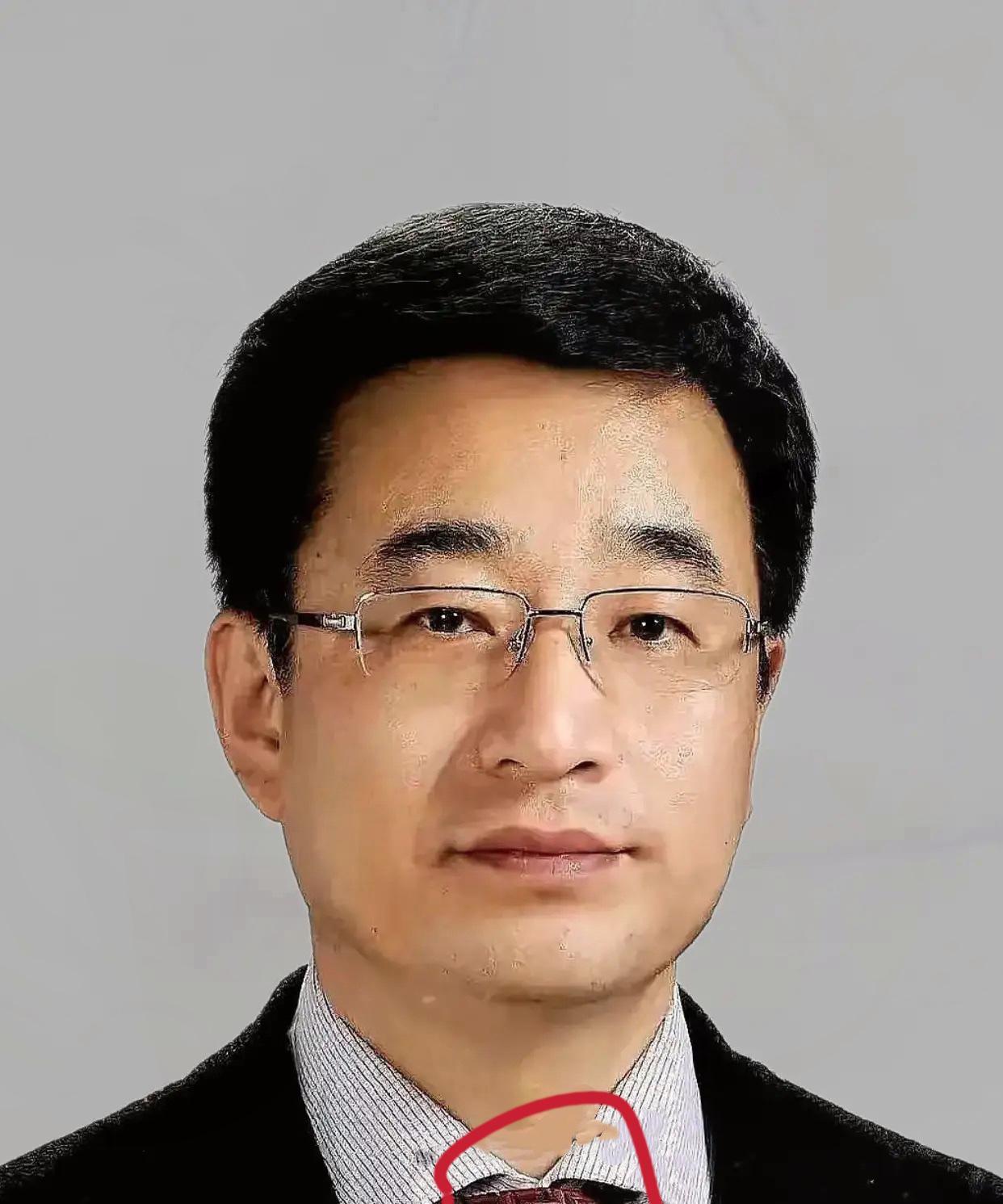 最近，医学界两位专家的表达方式形成了鲜明对比。张文宏医生用