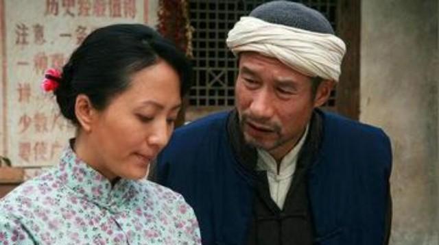 1990年，28岁的孟天骄把32岁的刘佩琦带回了家，跟母亲宣布：“我们要结婚了”