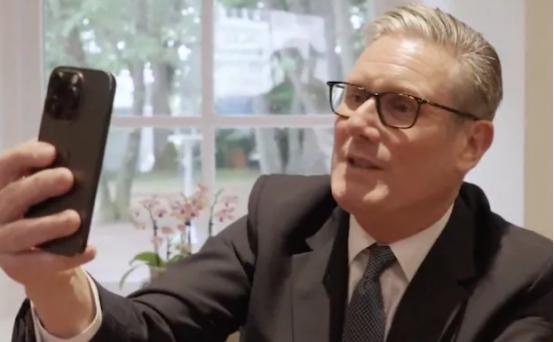 英国首相来中国，害怕遭间谍窃听，要求手机笔记本用完就扔。1月27日，《泰晤士