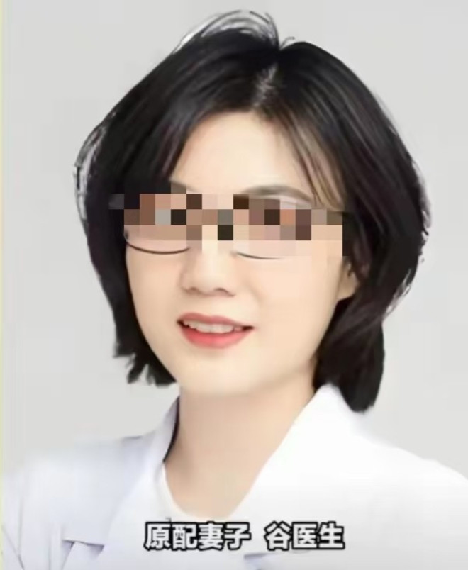 千万不要试图从女人手里拿走孩子的抚养权。肖飞的事情，谷医生并不是现在才知道的。据