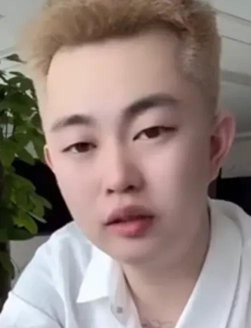 巴扎黑染黄毛，替沈曼打抱不平，即将转型带团队直播！背着违约金来ks发展，带着很