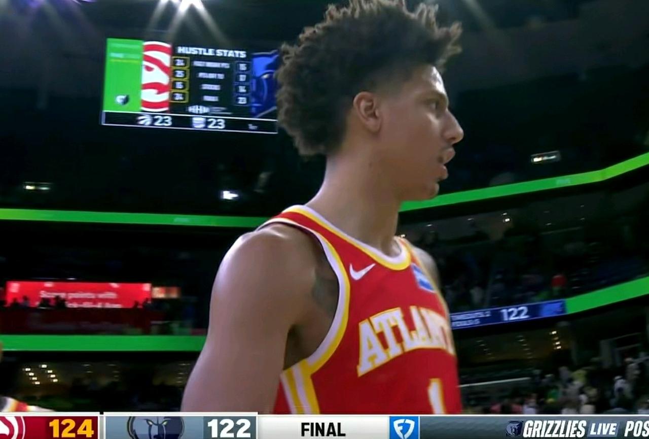 快船侠：必须感谢约翰逊！在刚刚结束的老鹰客场挑战灰熊的比赛中：约翰逊狂飙32