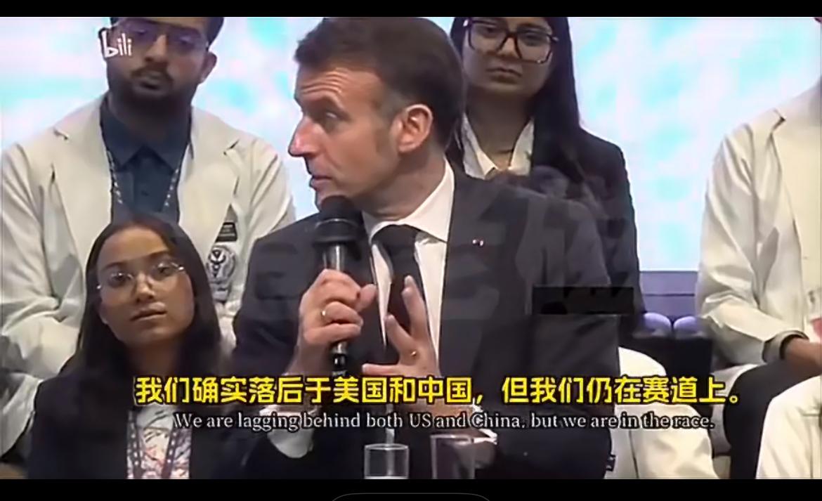 马克龙宣称，法国要与印度携手，追赶美国和中国。在印度举办的人工智能活动中，马
