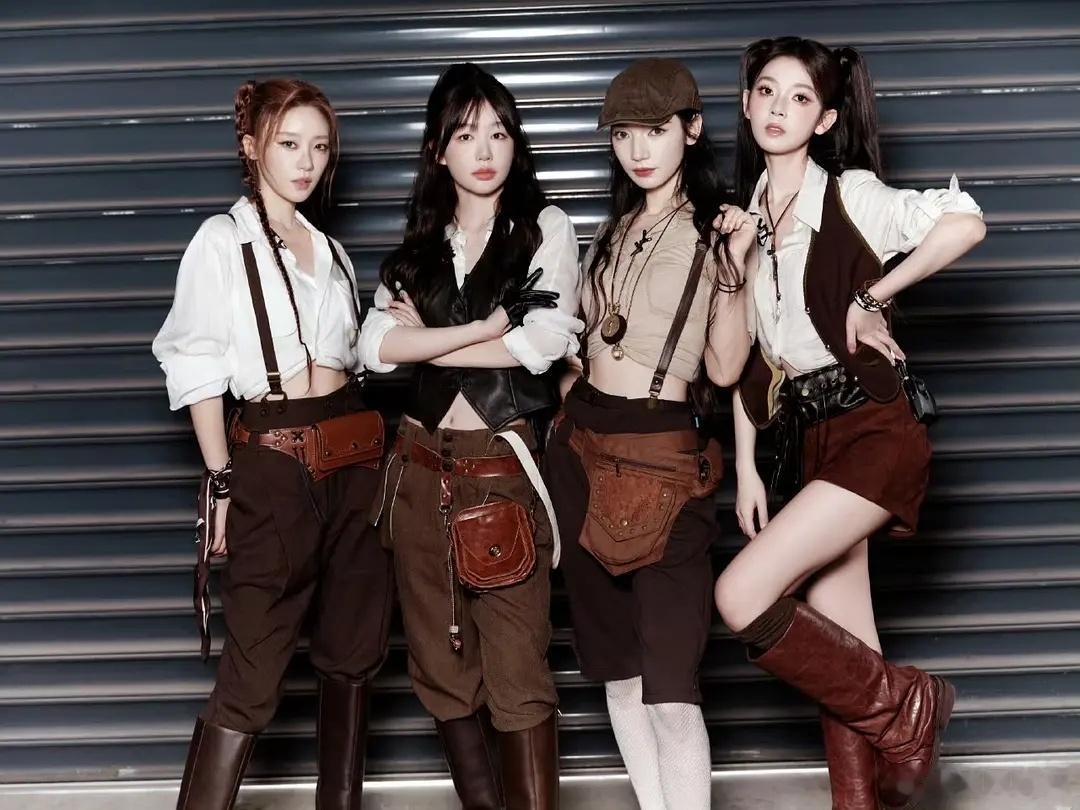 好可爱啊。陈瑶是李秀满天菜吧哈哈哈哈。头小脸蛋美手长脚长。