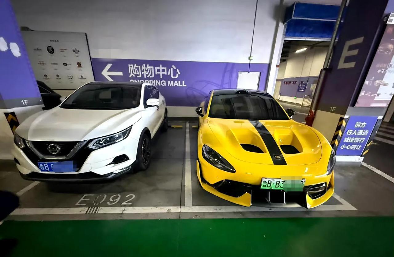 网友：这小米汽车的“待遇”也太好了吧，别的车主居然怕成这样。。。