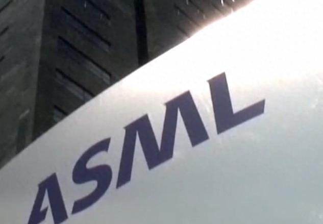 荷兰光刻机巨头阿斯麦突然放出一个重磅炸弹，直接让全网炸锅，CEO克里斯托夫·富凯