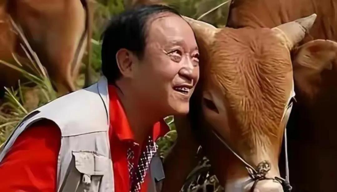 已步入76岁高龄的牛群，隐居在北京郊区过着朴实无华的退休生活说起牛群，很多人脑