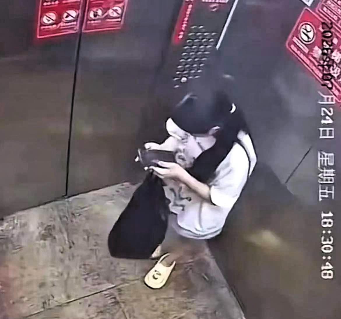 仙桃电梯冲突爆火！全网共鸣：谁规定的，被人打了只能硬扛？电梯里孩子挡住电梯