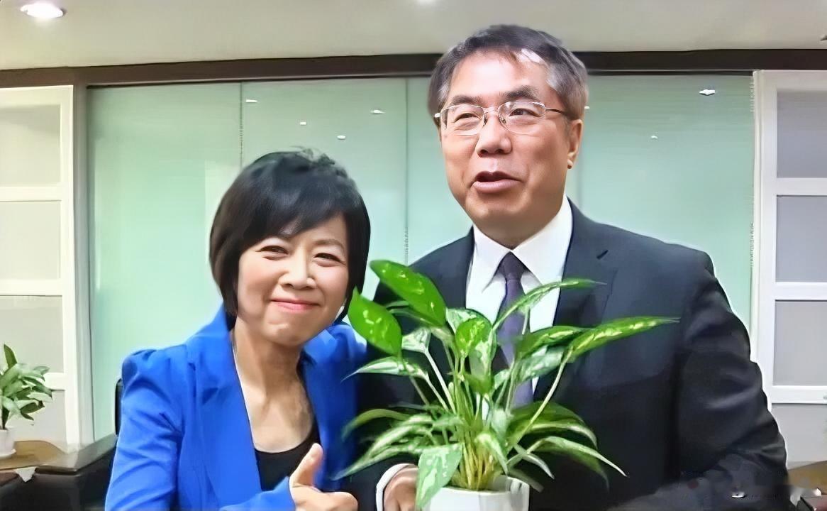 黄智贤：跟黄伟哲约定“不要让祖宗蒙羞”黄智贤（台湾媒体人）近日在节目中提到，